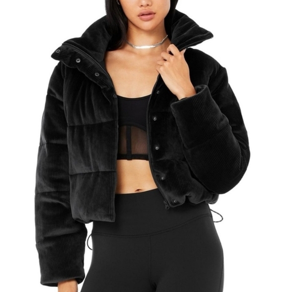ALO Yoga Jackets & Blazers - ALO Yoga Ribbed Velour Gold Rush Puffer in Black sz Large